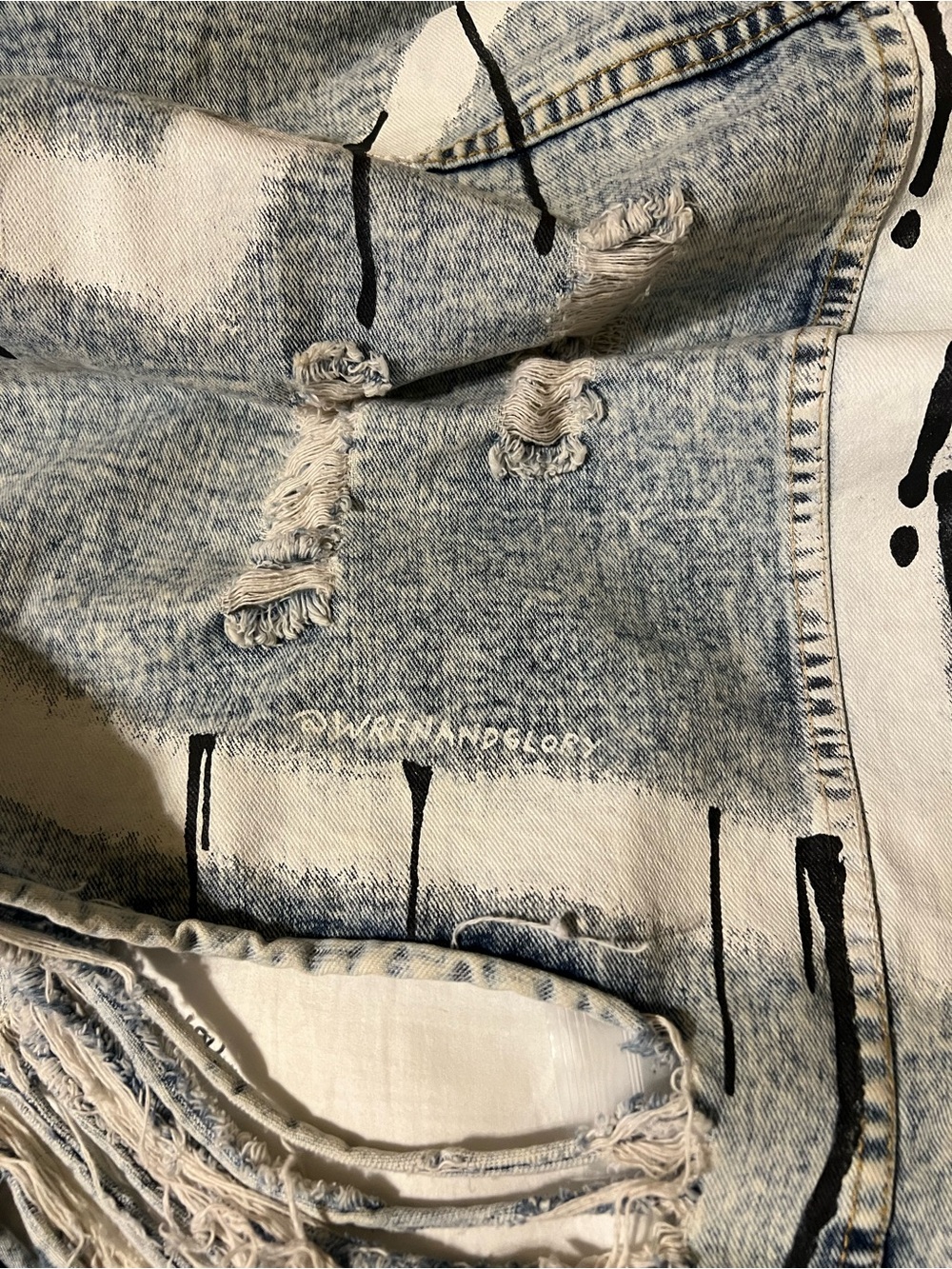 Wren + Glory Acid Dripping Heart Hand-painted Denim Jacket - Picture 5 of 5